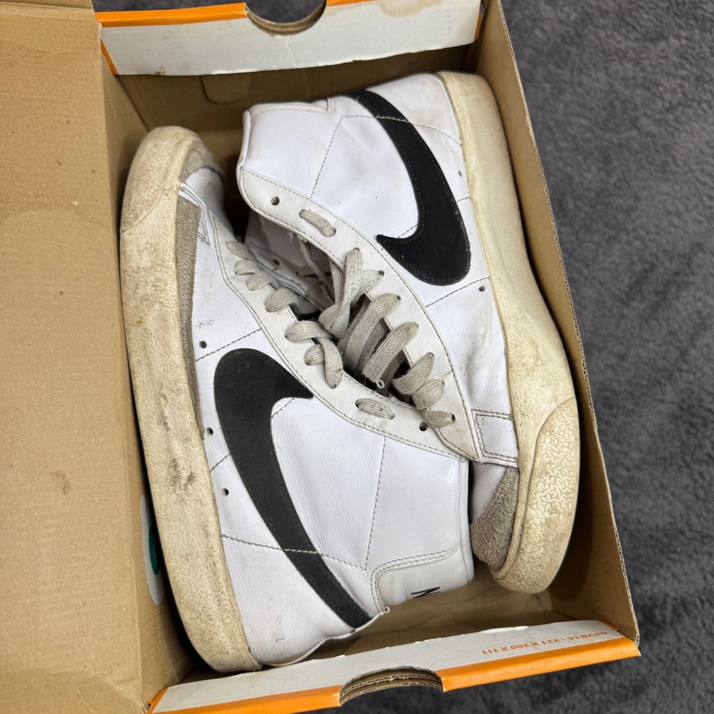 Nike Blazer Mid 77 Vintage White Black BQ6806-100 Mens Size 9 Sneakers